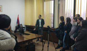 Посета ученика  Економске школе „9. мај „ из Сремске Митровице нашем суду 